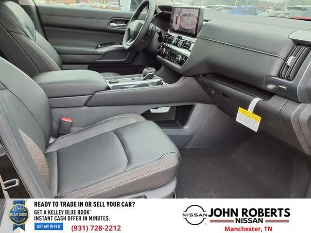 2026 Nissan Pathfinder SL