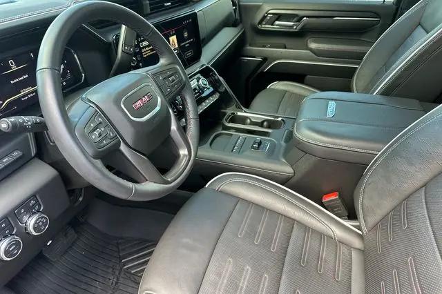 2025 GMC Sierra 2500HD 4WD Crew Cab Standard Bed AT4X