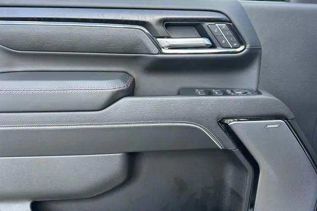 2025 GMC Sierra 2500HD 4WD Crew Cab Standard Bed AT4X