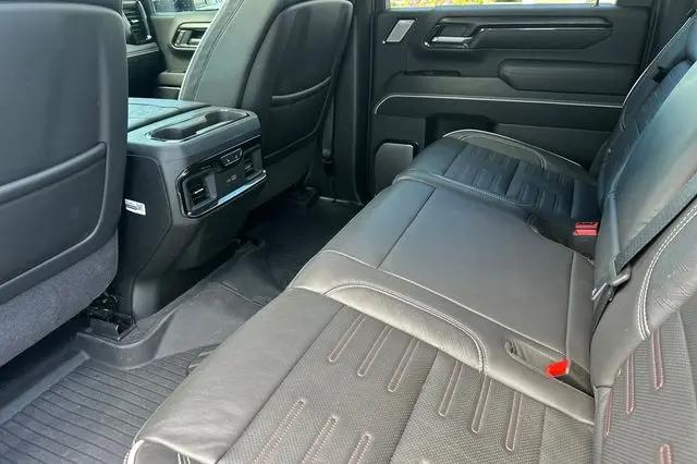 2025 GMC Sierra 2500HD 4WD Crew Cab Standard Bed AT4X