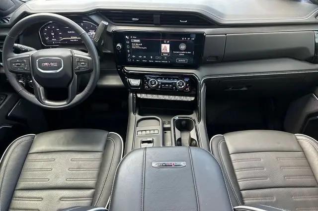 2025 GMC Sierra 2500HD 4WD Crew Cab Standard Bed AT4X