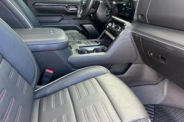 2025 GMC Sierra 2500HD 4WD Crew Cab Standard Bed AT4X