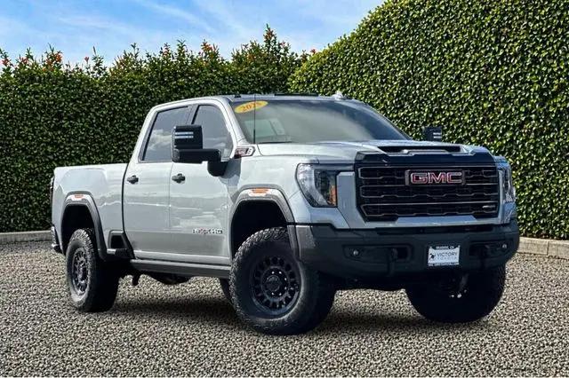 2025 GMC Sierra 2500HD 4WD Crew Cab Standard Bed AT4X