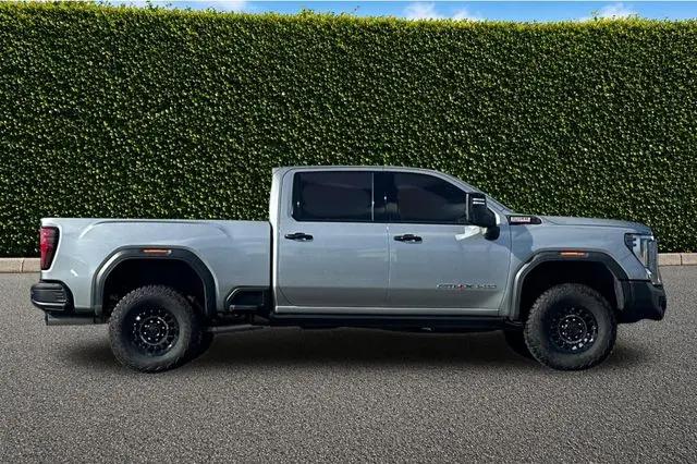 2025 GMC Sierra 2500HD 4WD Crew Cab Standard Bed AT4X