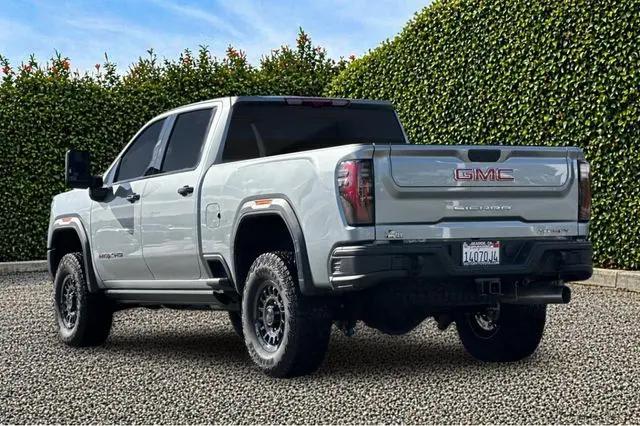 2025 GMC Sierra 2500HD 4WD Crew Cab Standard Bed AT4X