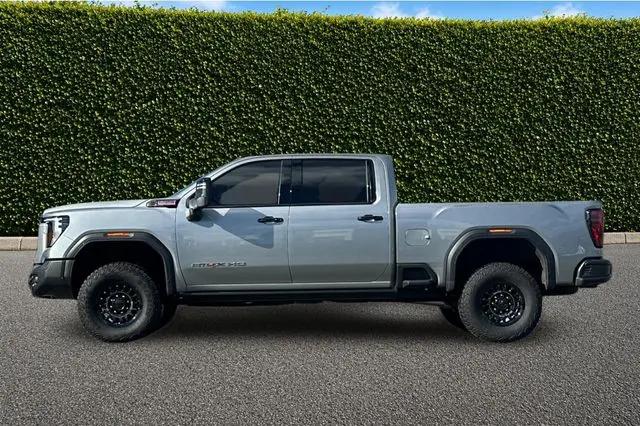2025 GMC Sierra 2500HD 4WD Crew Cab Standard Bed AT4X