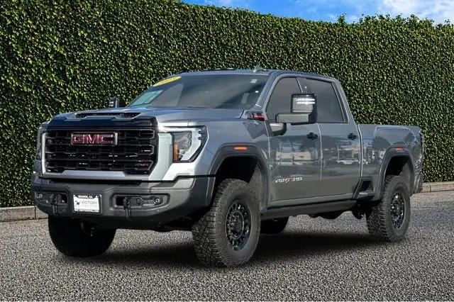2025 GMC Sierra 2500HD 4WD Crew Cab Standard Bed AT4X