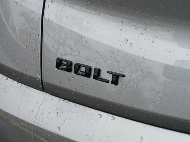 2027 Chevrolet Bolt LT FWD
