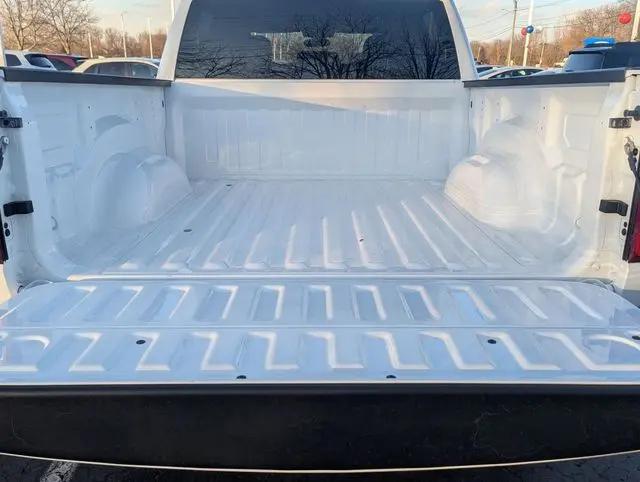 2022 Ram 1500 Big Horn Crew Cab 4x4 5'7" Box