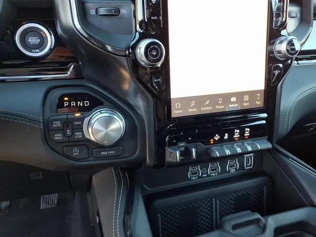 2026 Ram 1500 Limited Crew Cab 4x4 5'7" Box