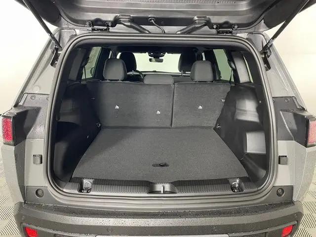 2026 Jeep Cherokee Laredo 4x4