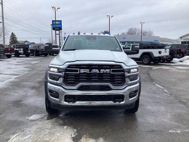 2026 RAM Ram 5500 Chassis Cab RAM 5500 TRADESMAN CHASSIS CREW CAB 4X4 60 CA