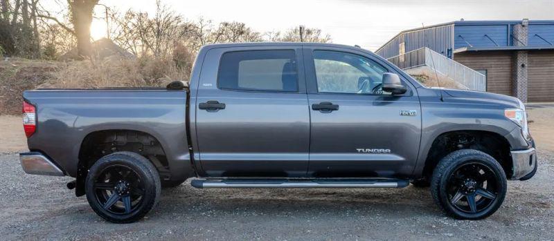 2015 Toyota Tundra SR5 5.7L V8