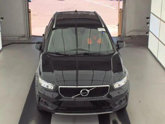2021 Volvo XC40 T5 Momentum