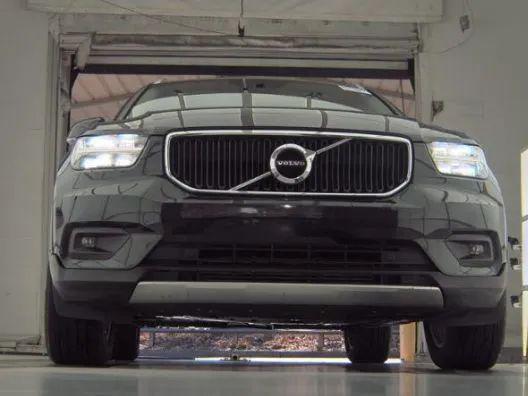 2021 Volvo XC40 T5 Momentum