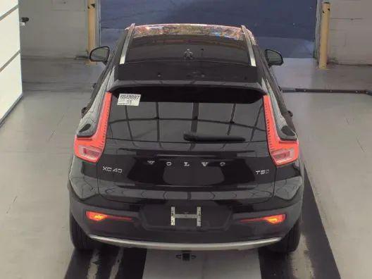 2021 Volvo XC40 T5 Momentum