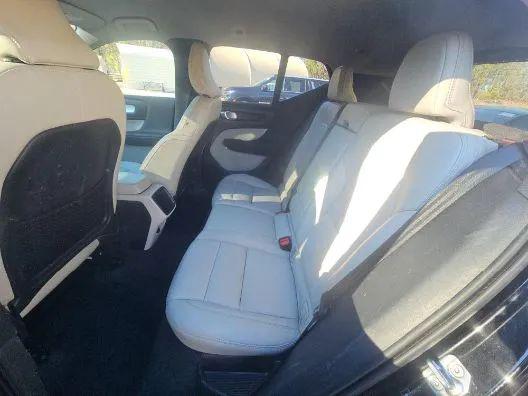 2021 Volvo XC40 T5 Momentum
