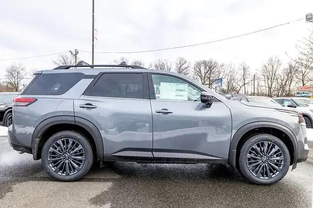 2026 Nissan Pathfinder SL