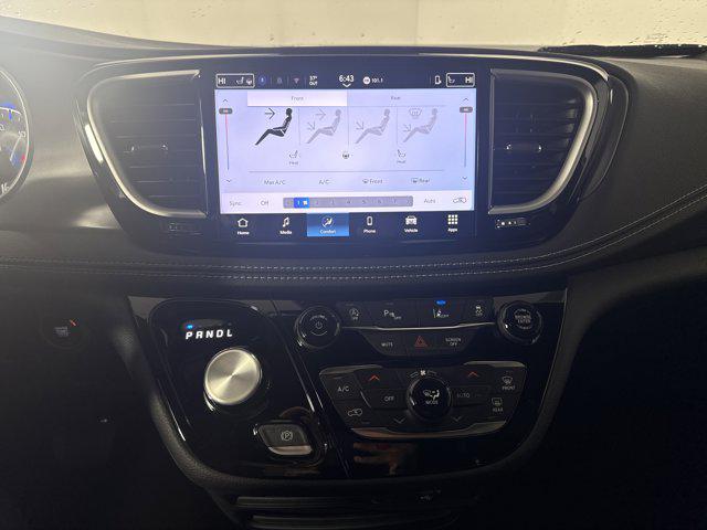 2026 Chrysler Pacifica Select AWD