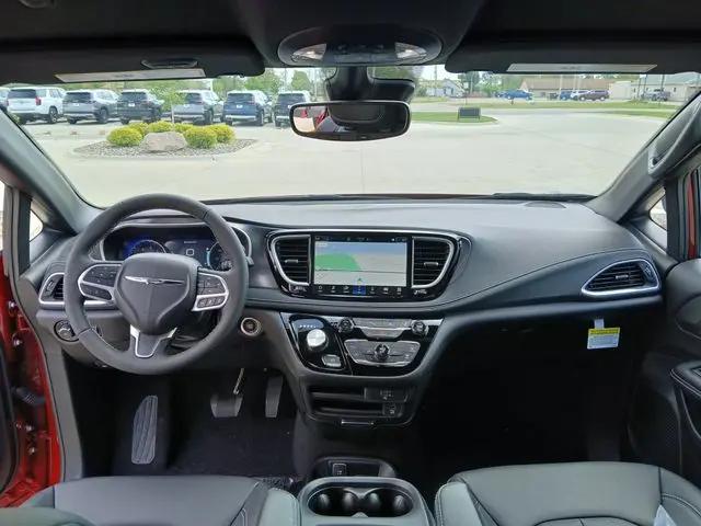 2026 Chrysler Pacifica Select AWD