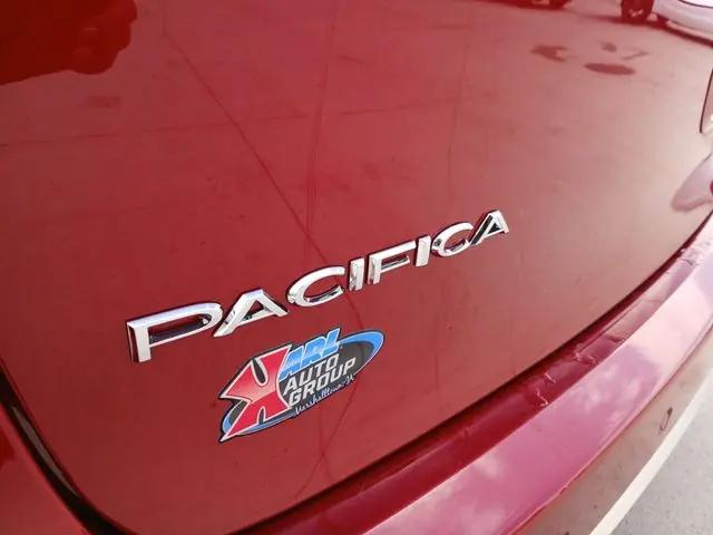 2026 Chrysler Pacifica Select AWD