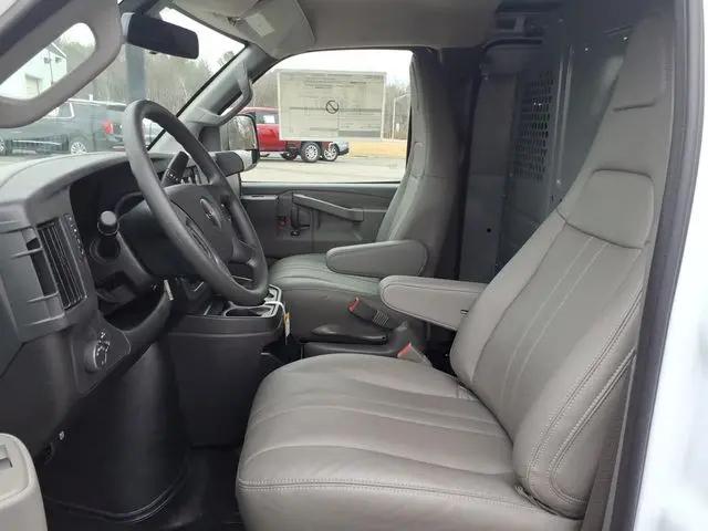 2025 GMC Savana Cargo RWD 2500 Regular Wheelbase Work Van