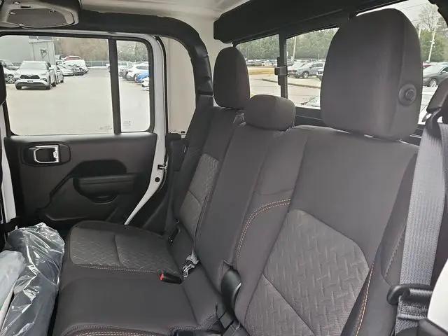2026 Jeep Gladiator Sport