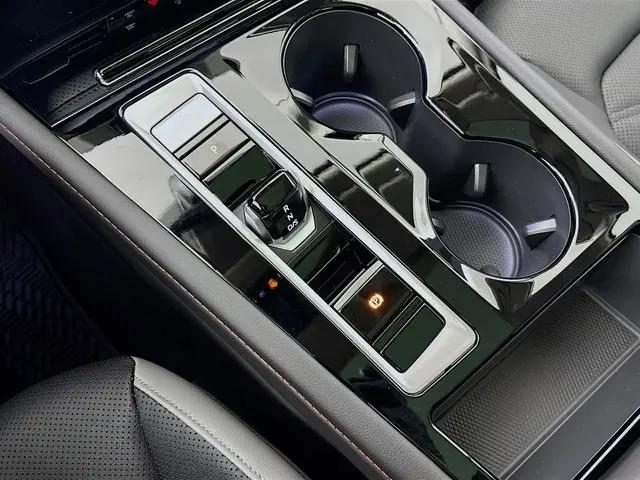 2026 Volkswagen Atlas Peak Edition