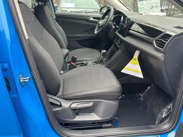 2026 Volkswagen Taos SE Black
