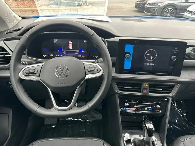 2026 Volkswagen Taos SE Black