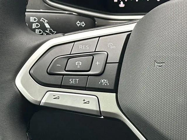 2026 Volkswagen Taos SE Black