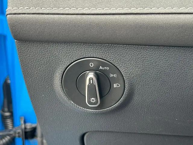 2026 Volkswagen Taos SE Black