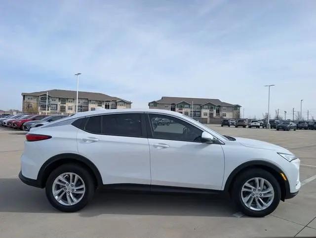 2026 Buick NV Preferred FWD