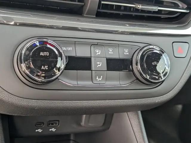 2026 Buick NV Preferred FWD