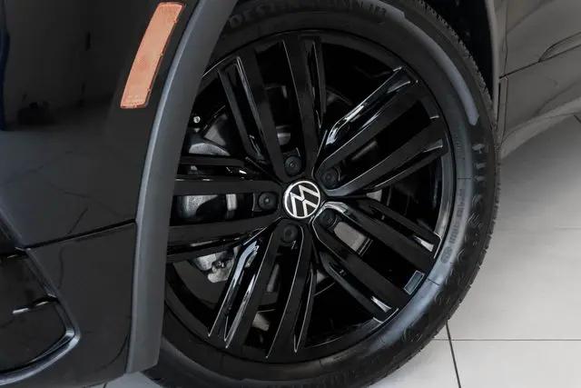 2022 Volkswagen Tiguan 2.0T SE R-Line Black