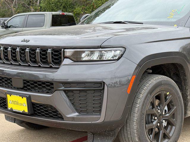 2026 Jeep Grand Cherokee Altitude 4x2