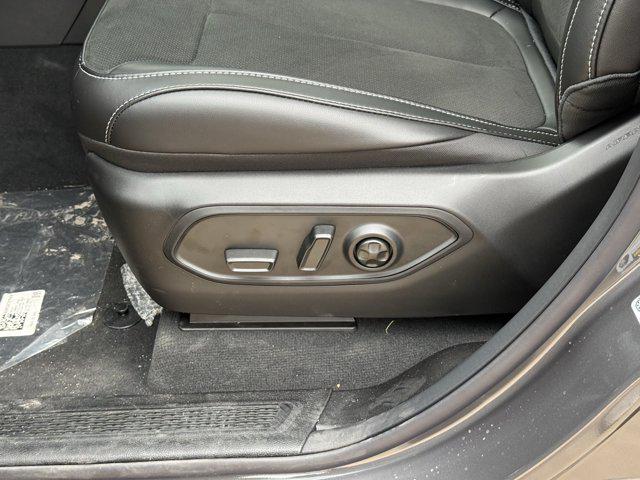 2026 Jeep Grand Cherokee Altitude 4x2
