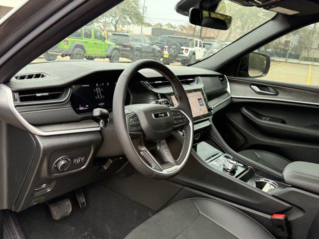 2026 Jeep Grand Cherokee Altitude 4x2