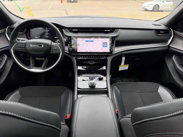 2026 Jeep Grand Cherokee Altitude 4x2