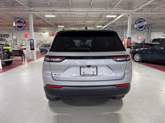 2026 Jeep Grand Cherokee Altitude 4x4
