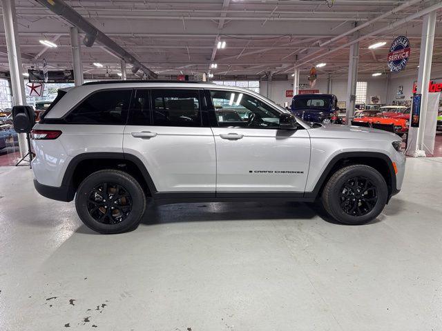 2026 Jeep Grand Cherokee Altitude 4x4