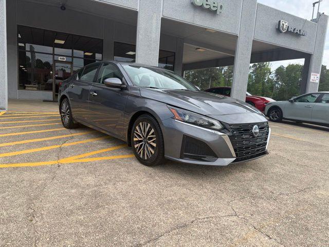 2023 Nissan Altima SV FWD