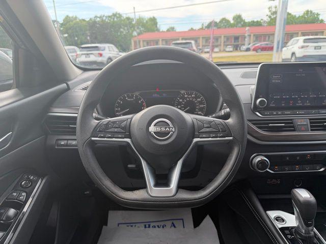 2023 Nissan Altima SV FWD
