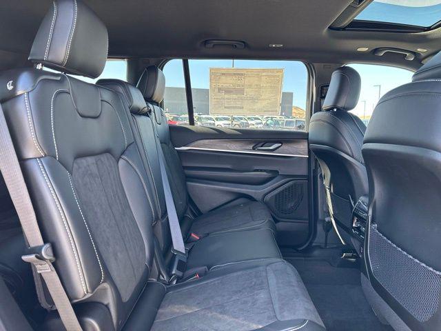 2026 Jeep Grand Cherokee L Altitude 4x4