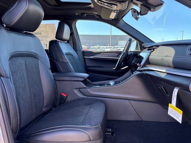 2026 Jeep Grand Cherokee L Altitude 4x4
