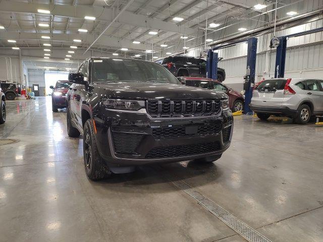 2026 Jeep Grand Cherokee Altitude 4x4 for sale in Sandusky, OH