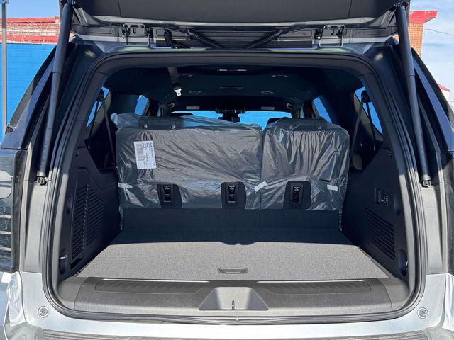 2026 Chevrolet Suburban LT, 4WD