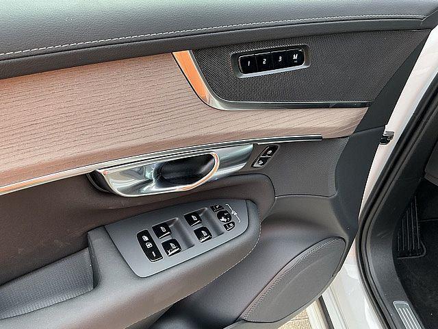 2026 Volvo XC90 Core, B5 AWD Gas (mild hybrid), Gasoline, Bright, 7 Seats