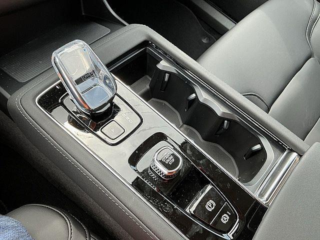 2026 Volvo XC90 Core, B5 AWD Gas (mild hybrid), Gasoline, Bright, 7 Seats