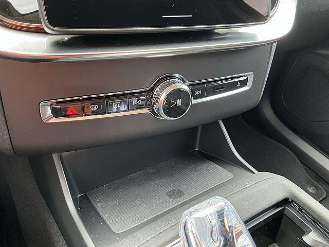 2026 Volvo XC90 Core, B5 AWD Gas (mild hybrid), Gasoline, Bright, 7 Seats